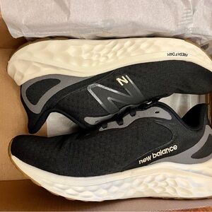 New Balance Fresh Foam Arishi V4 Running Shoe - Women's 6.5 Medium